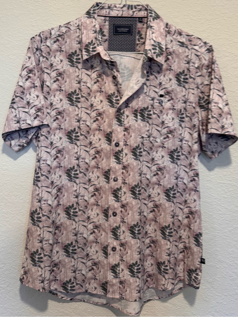 Men’s 7Diamonds 4-way Stretch Short-Sleeve Button-Up Shirt - Medium - NWOT